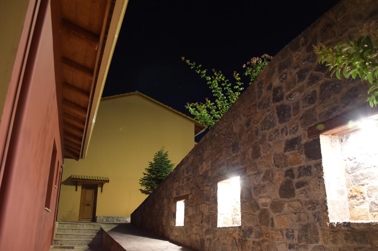 Olvios Hotel Gúra Kültér fotó